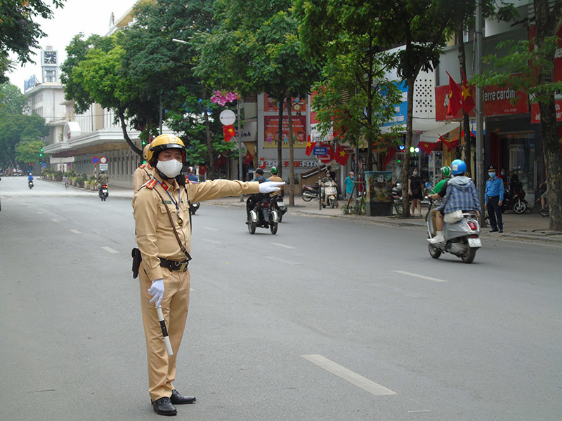 Hơn 5,4 triệu cử tri Thủ đô Hà Nội náo nức đi bầu cử đại biểu Quốc hội và HĐND các cấp nhiệm kỳ 2021 - 2026 - Ảnh 19