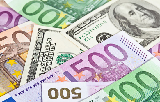 USD giảm xuống thấp nhất 10 tháng so với đồng euro - Ảnh 1