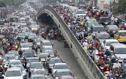 Bloomberg nhận định về tham vọng sản xuất ôtô của Việt Nam - Ảnh 1
