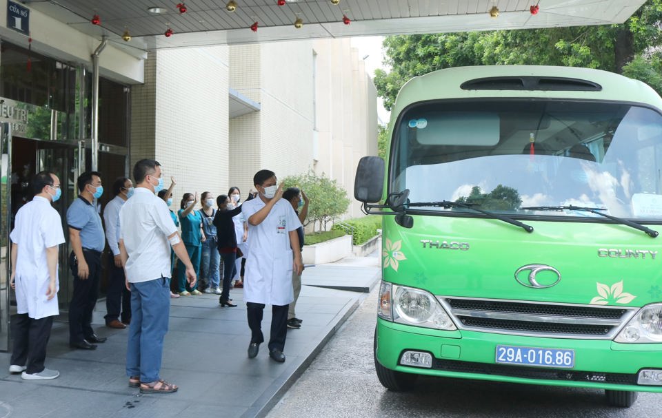 Đoàn bác sĩ Bệnh viện Bạch Mai lên đường chi viện cho Đồng Nai - Ảnh 2