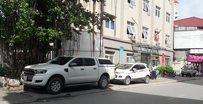 Tràn lan xe ô tô dừng đỗ sai quy định trên phố Nguyễn An Ninh - Ảnh 3