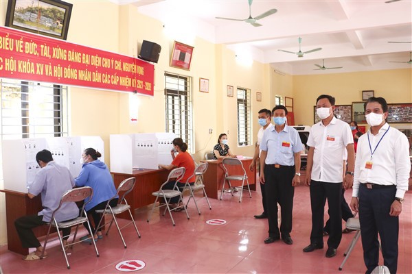 Hơn 5,4 triệu cử tri Thủ đô Hà Nội náo nức đi bầu cử đại biểu Quốc hội và HĐND các cấp nhiệm kỳ 2021 - 2026 - Ảnh 27