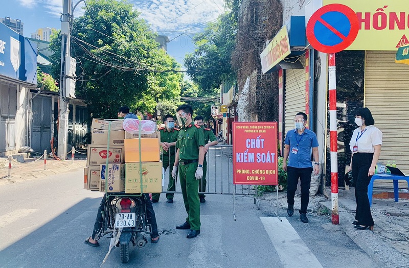 Hà Nội: Người dân ủng hộ thành phố tiếp tục giãn cách xã hội, giữ vững thành quả phòng, chống dịch - Ảnh 2