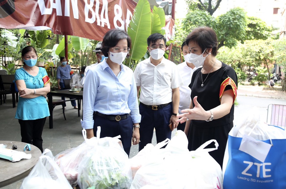 Trưởng ban Tuyên giáo Thành ủy Bùi Huyền Mai: Quận Thanh Xuân phải xây dựng kịch bản phòng, chống dịch ở cấp độ cao hơn thực tế - Ảnh 3