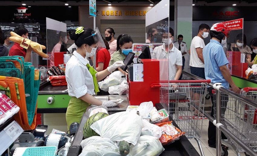 Siêu thị, chợ truyền thống tại Hà Nội: Nhiều biện pháp hay trong phòng, chống dịch Covid-19 - Ảnh 2