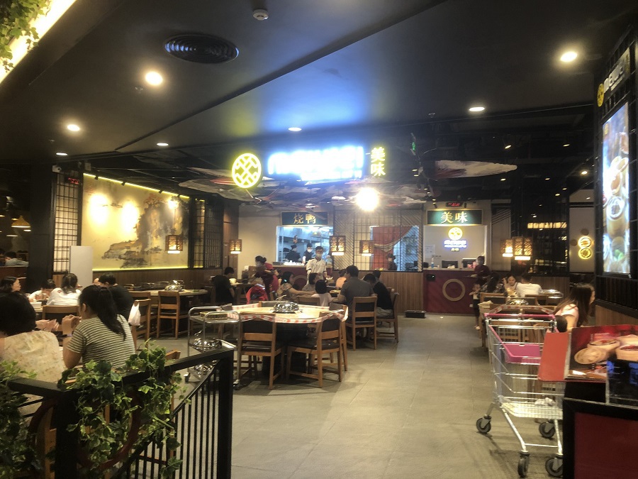 [Ảnh] Hà Nội: "Biển người" ăn, uống nhộn nhịp như chưa hề có dịch tại Aeon Mall Hà Đông - Ảnh 17