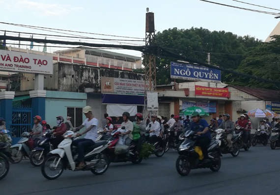 TP. Hồ Chí Minh: Tình hình giao thông “yên ả” trong ngày thi đầu tiên - Ảnh 3