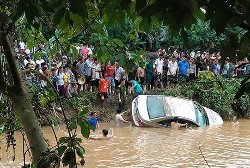 Kiên quyết ngăn chặn phương tiện di chuyển qua khu vực xung yếu - Ảnh 1