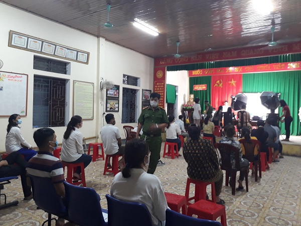 Nghệ An: Tăng cường kiểm soát phòng dịch tại điểm cấp căn cước công dân - Ảnh 1