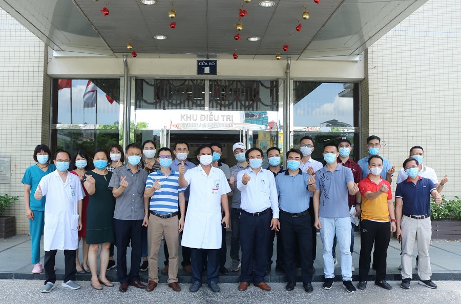 Đoàn bác sĩ Bệnh viện Bạch Mai lên đường chi viện cho Đồng Nai - Ảnh 1