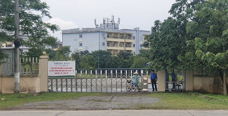 Huyện Đông Anh lập rào cách ly Bệnh viện Bệnh Nhiệt đới Trung ương cơ sở 2 tại xã Kim Chung - Ảnh 1