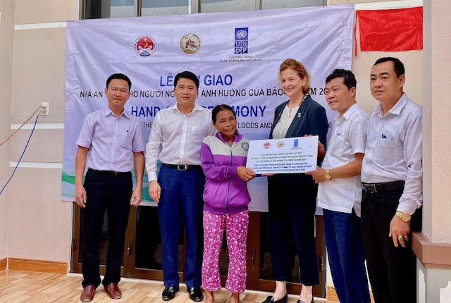 Liên Hợp Quốc hỗ trợ hơn 26.000 người nghèo và cận nghèo Việt Nam tái ổn định cuộc sống sau thiên tai - Ảnh 1