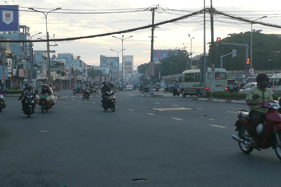 TP. Hồ Chí Minh: Tình hình giao thông “yên ả” trong ngày thi đầu tiên - Ảnh 4