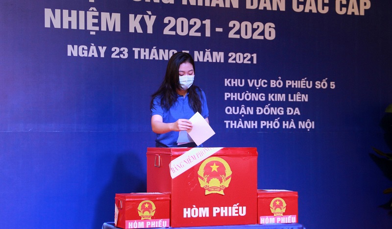 Chủ tịch UBND TP Hà Nội Chu Ngọc Anh bỏ phiếu bầu cử tại quận Đống Đa - Ảnh 6