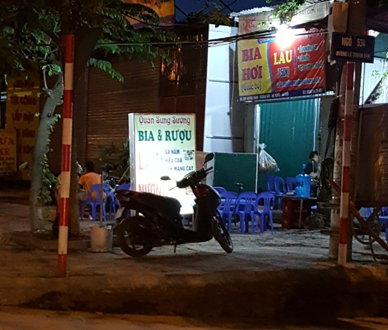 Nhức nhối tình trạng lấn chiếm vỉa hè, lòng đường ở phường Dương Nội - Ảnh 8