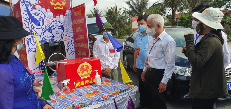 Bộ trưởng Bộ Công thương Nguyễn Hồng Diên bỏ phiếu bầu cử tại huyện Thuỷ Nguyên - Ảnh 6