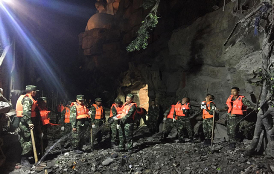 Số người bị thương trong trận động đất tại Tứ Xuyên tiếp tục tăng - Ảnh 1