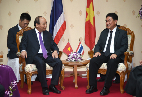 Thủ tướng Nguyễn Xuân Phúc làm việc với Tỉnh trưởng Nakhon Phanom (Thái Lan) - Ảnh 2