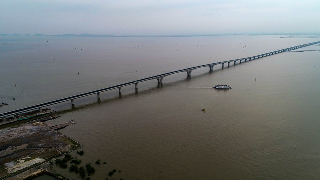 Bật mí “đường hầm” đặc biệt tại cầu vượt biển dài nhất Việt Nam - Ảnh 1