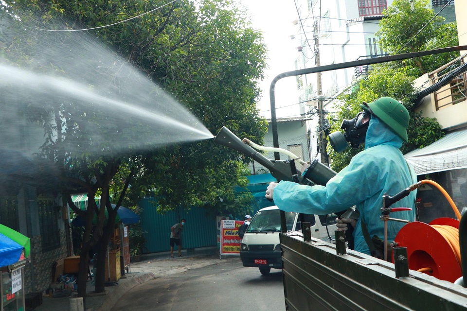 TP Hồ Chí Minh: Quân đội phun khử trùng, tiêu độc tại quận Gò Vấp - Ảnh 5