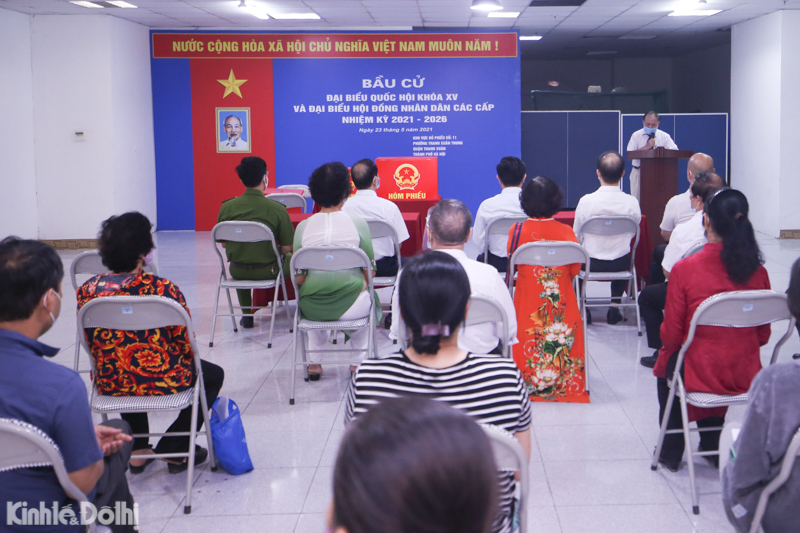 Cử tri quận Thanh Xuân phấn khởi trong ngày hội của toàn dân - Ảnh 1