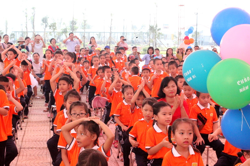 Hà Nội: Hơn 1,8 triệu học sinh náo nức dự lễ khai giảng năm học mới - Ảnh 28
