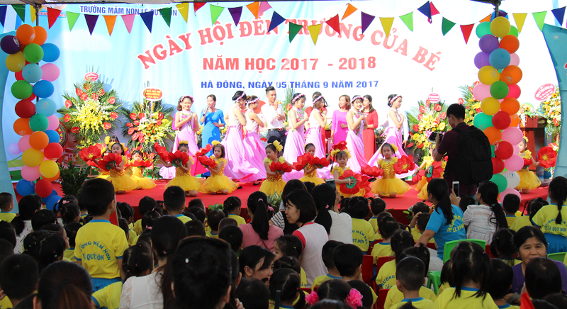 Hà Nội: Hơn 1,8 triệu học sinh náo nức dự lễ khai giảng năm học mới - Ảnh 29