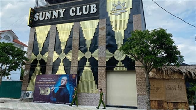Công an tỉnh Vĩnh Phúc vào cuộc điều tra "clip nóng" nghi ở quán bar - karaoke Sunny - Ảnh 1