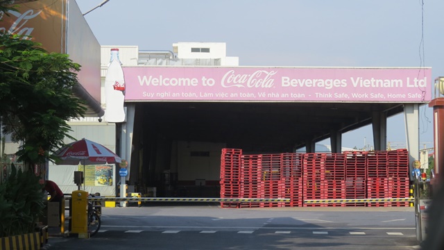 Hà Nội:  Công ty Coca-Cola ở huyện Thường Tín tạm dừng hoạt động do có ca nhiễm Covid-19 - Ảnh 1
