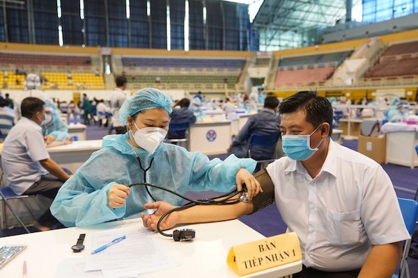 Tiêm vaccine Covid-19 tại TP Hồ Chí Minh có thể "vỡ" kế hoạch: Vì sao? - Ảnh 2