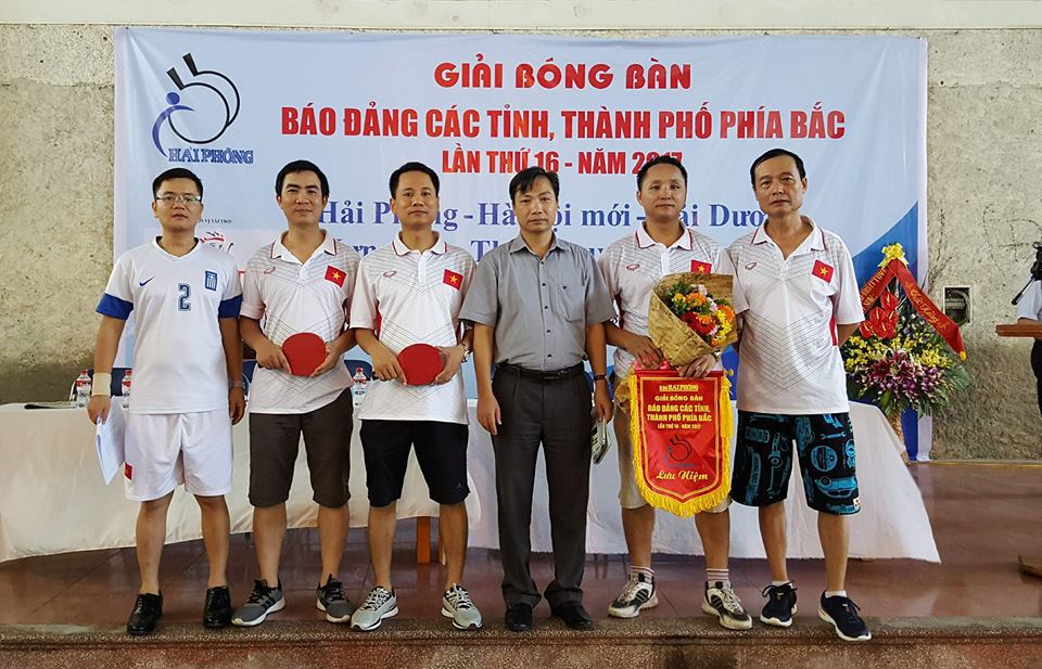 Sôi nổi giải bóng bàn báo Đảng các tỉnh, thành phố phía Bắc 2017 - Ảnh 1