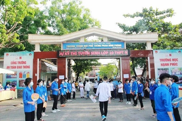 Hơn 15.600 thí sinh tại Hà Tĩnh đã bước vào kỳ thi lớp 10 - Ảnh 1