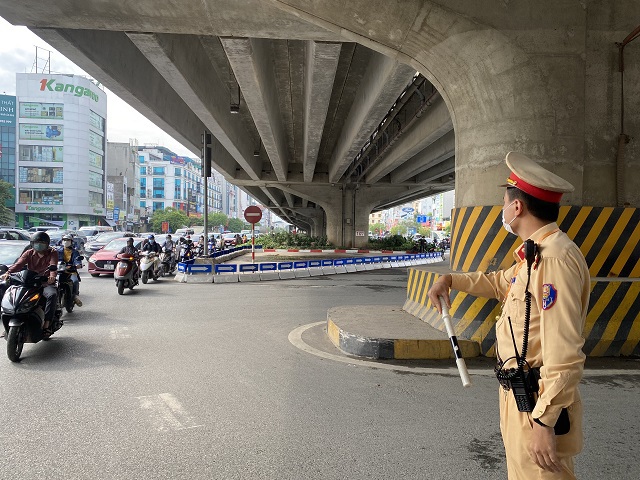 Hà Nội: CSGT huy động tối đa quân số đảm bảo an toàn giao thông trong dịp nghỉ lễ 30/4-1/5 - Ảnh 2