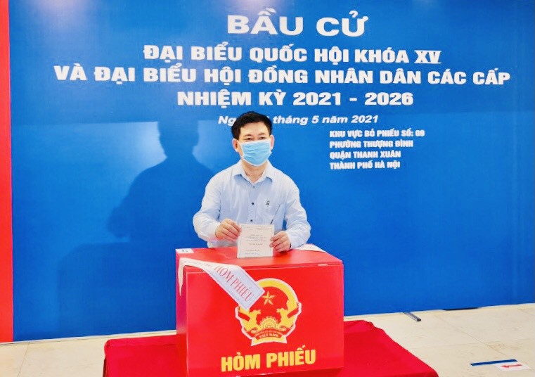 Chùm ảnh: Những cử tri đặc biệt tham gia bầu cử tại quận Thanh Xuân - Ảnh 7