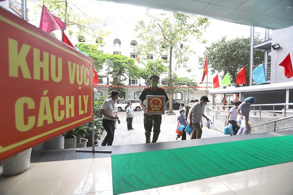 Hơn 5,4 triệu cử tri Thủ đô Hà Nội náo nức đi bầu cử đại biểu Quốc hội và HĐND các cấp nhiệm kỳ 2021 - 2026 - Ảnh 7