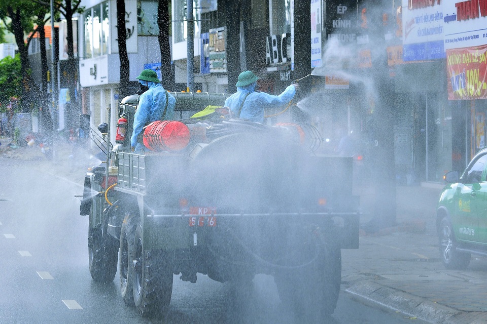 Bộ Tư lệnh TP Hồ Chí Minh phun khử khuẩn toàn thành phố từ ngày mai (23/7) - Ảnh 1