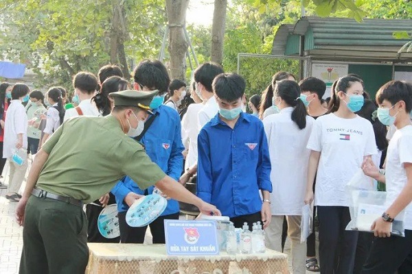 Hơn 15.600 thí sinh tại Hà Tĩnh đã bước vào kỳ thi lớp 10 - Ảnh 2