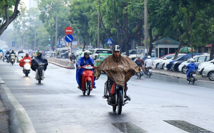 Ngày 9/7, Hà Nội tiếp tục mưa rào và dông - Ảnh 1