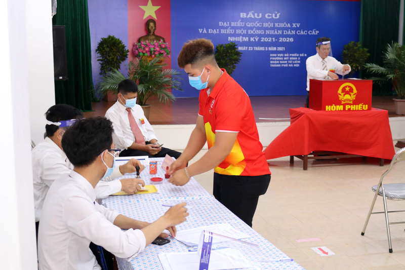 Các vận động viên thể thao Hà Nội hào hứng tham gia bầu cử trong ngày hội non sông - Ảnh 4