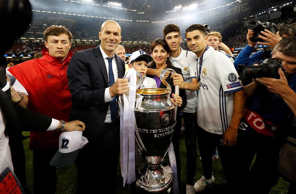 Chùm ảnh ăn mừng của các cầu thủ Real Madrid - Ảnh 2