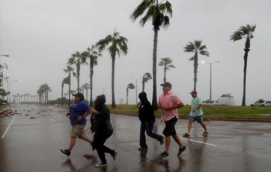Siêu bão Harvey mạnh nhất từ năm 2005 sắp đổ bộ Mỹ - Ảnh 1