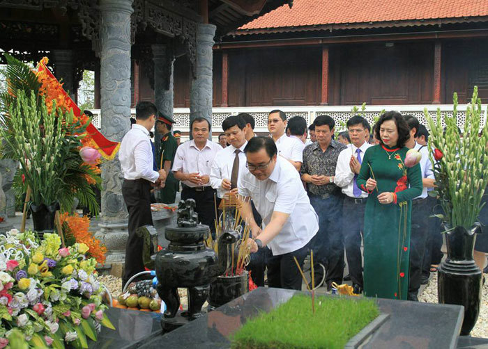 Dâng hương kỷ niệm 100 năm ngày sinh đồng chí Phan Trọng Tuệ - Ảnh 2