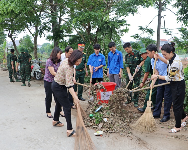 Vì một thị xã Sơn Tây xanh, sạch, đẹp trước ngày bầu cử - Ảnh 2