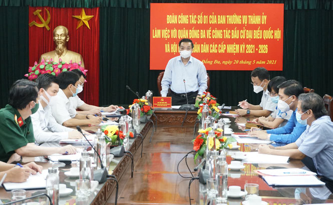 Chủ tịch UBND TP Hà Nội Chu Ngọc Anh kiểm tra công tác bầu cử tại quận Đống Đa - Ảnh 2