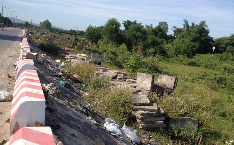 TP Vinh (Nghệ An): Lãng phí tiền tỷ từ các bãi rác thải xây dựng - Ảnh 2