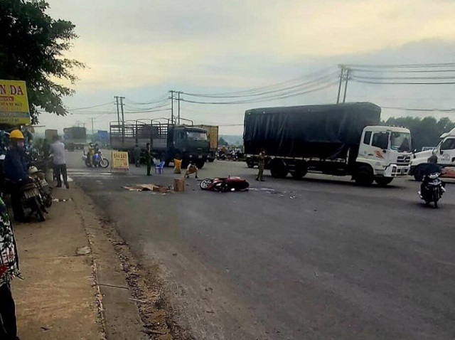 Tai nạn giao thông mới nhất hôm nay 28/5: Hai xe máy đối đầu trực diện trong đêm, bốn người thương vong - Ảnh 3