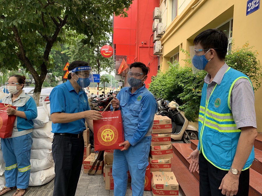 Hà Nội: “Xe buýt siêu thị 0 đồng” đã mang niềm vui tới hơn 4.000 công nhân lao động trong mùa dịch - Ảnh 2