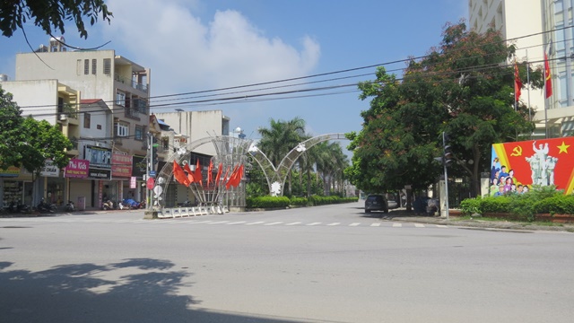 Huyện Ứng Hòa: Đường phố vắng lặng bóng người để cùng nhau thực hiện Chỉ thị số 17 - Ảnh 2