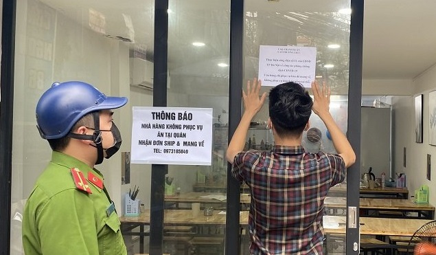 Quận Thanh Xuân: Nhiều cơ sở kinh doanh dịch vụ chủ động đóng cửa phòng, chống dịch - Ảnh 1