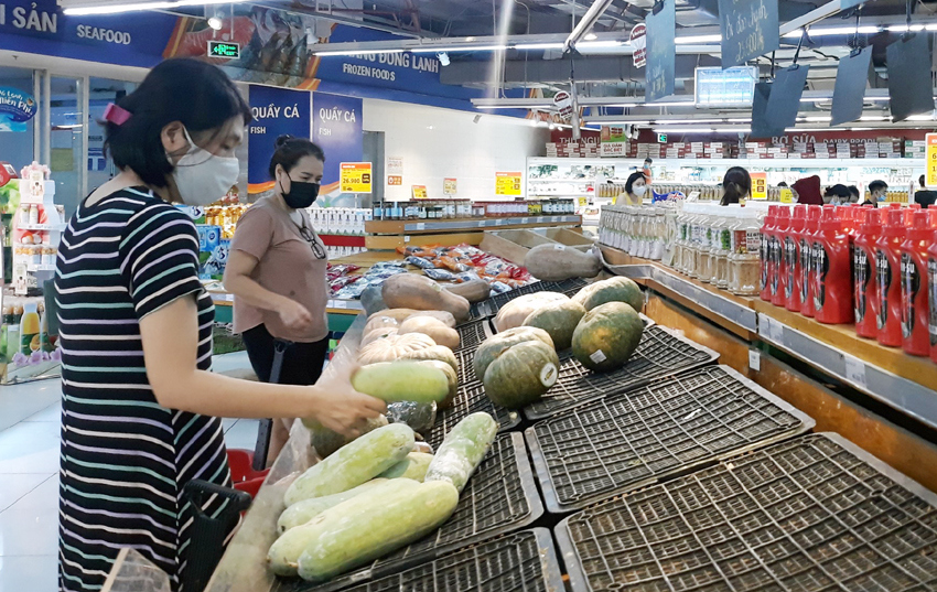 Hà Nội: Người dân bình tĩnh mua bán, hàng hóa dồi dào - Ảnh 4